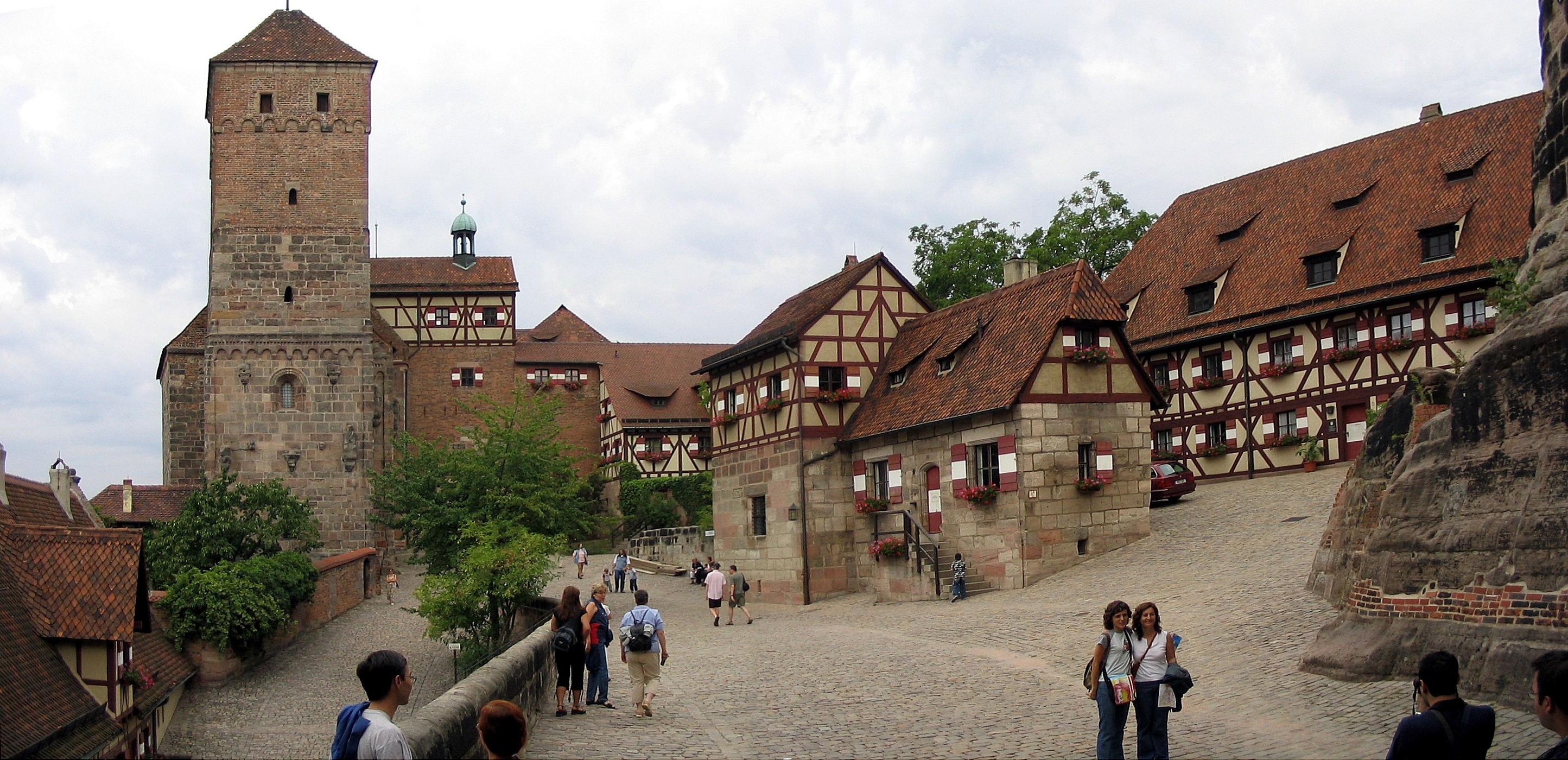 Kaiserburg Nuremberg and city walls